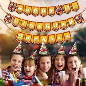 Bannière Happy Birthday Cars personnalisée avec le nom et l'âge - 100 % papier cartonné - Facile à afficher - Chaque drapeau 5 x 7 pouces