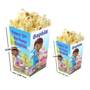 Doc McStuffins - Cajas de palomitas personalizadas con nombre y edad - Paquete de 12 - 100% cartón - Fáciles de montar - Disponibles en tamaño pequeño y grande