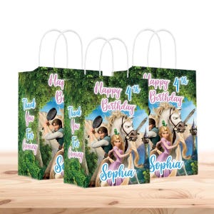 Rapunzel - Película Enredados - Bolsas de regalo personalizadas con nombre y edad - Asas resistentes - Paquete de 12 - 100% cartón - Fácil de ensamblar
