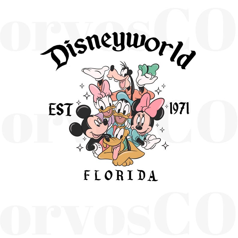 Puede incluir: Un logotipo de estilo vintage para Disney World con Mickey Mouse, Minnie Mouse, Donald Duck, Goofy y Pluto. El logotipo incluye el texto "Disneyworld", "EST 1971" y "FLORIDA".