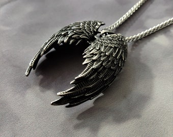 Collar con colgante de alas de ángel y demonio gótico