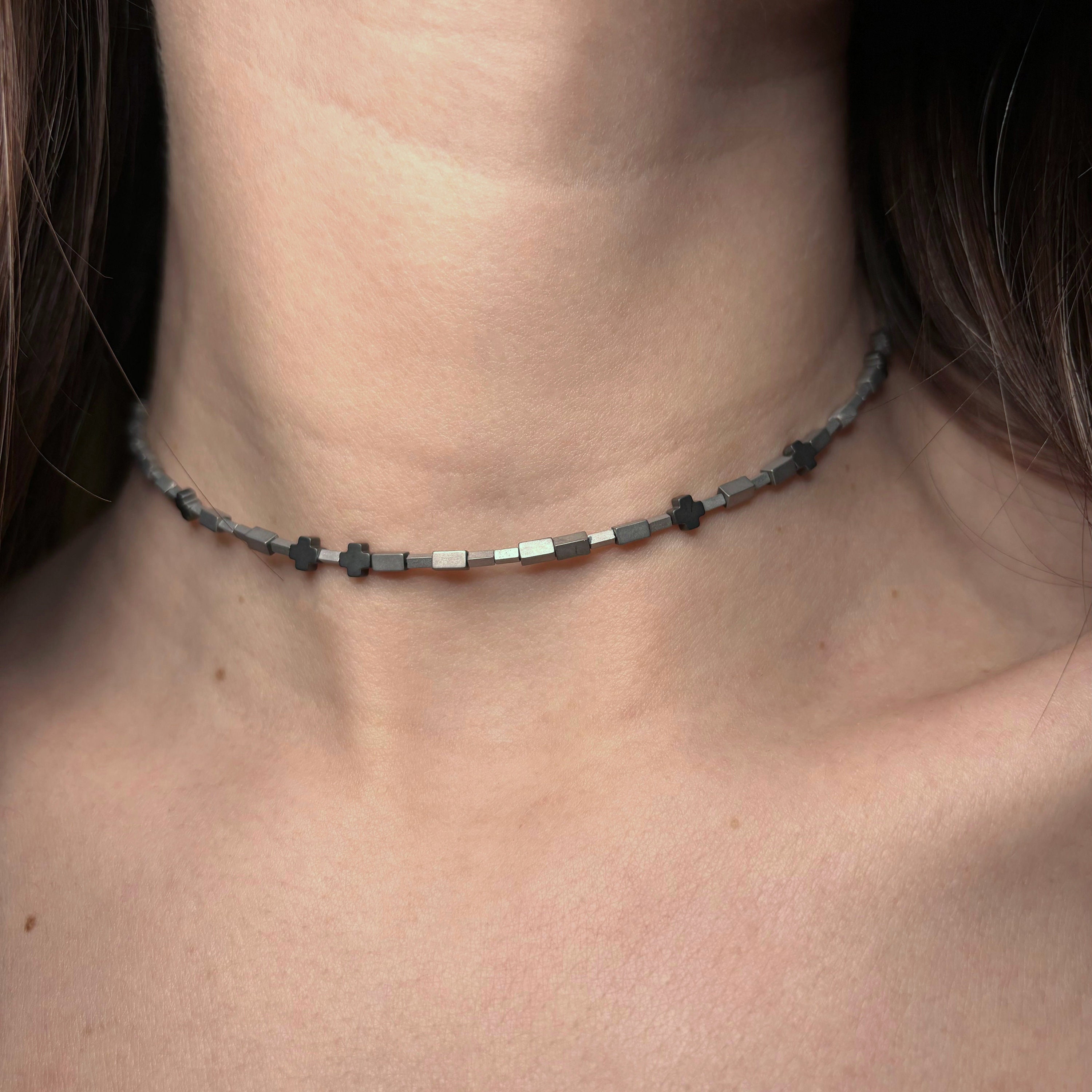 Collier Ras Du Cou En Hématite Gris Anthracite - Pierre Ronde - Longueur 36-40 Cm - Neuf Sans Emballage