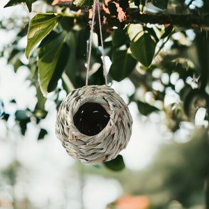 Natural Leaves Handwoven Bird Nest, Outdoor Hanging Bird Nest, Straw Breeding Nest, Garden Lovers, Grass Decor Bird Egg Birdhouse