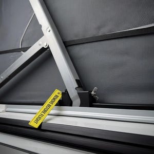 Vergrendelingsmechanisme voor het hefdak van de VW California T5 / T6 / T6.1 – oplossing voor dakproblemen TOP STOP