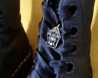Charm Patte de chat noir et or, bijou de personnalisation pour lacets de chaussures style Dr Martens, Converse, Vans
