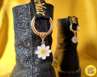 Ciondolo Marguerite, clip per personalizzazione scarpa tipo Dr Martens, gioiello con linguetta a margherita, fiore margherita bianca