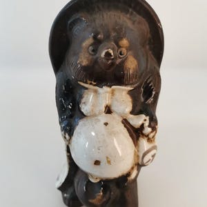Japońskie tradycyjne ręcznie robione naczynia Shigaraki Tanuki Raccoon Dog - For Good Lucky