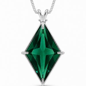 Beautiful Green Siberian Quartz Necklace in Ascension Star cut!