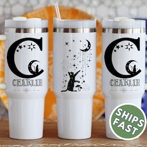 Personalisierte magische Katze Witchy Tumbler für Katzenliebhaber, benutzerdefinierte Katzenmonogramm Stanley Cup, Mondphasenwasserflasche, himmlisches Katzenthema Geschenk