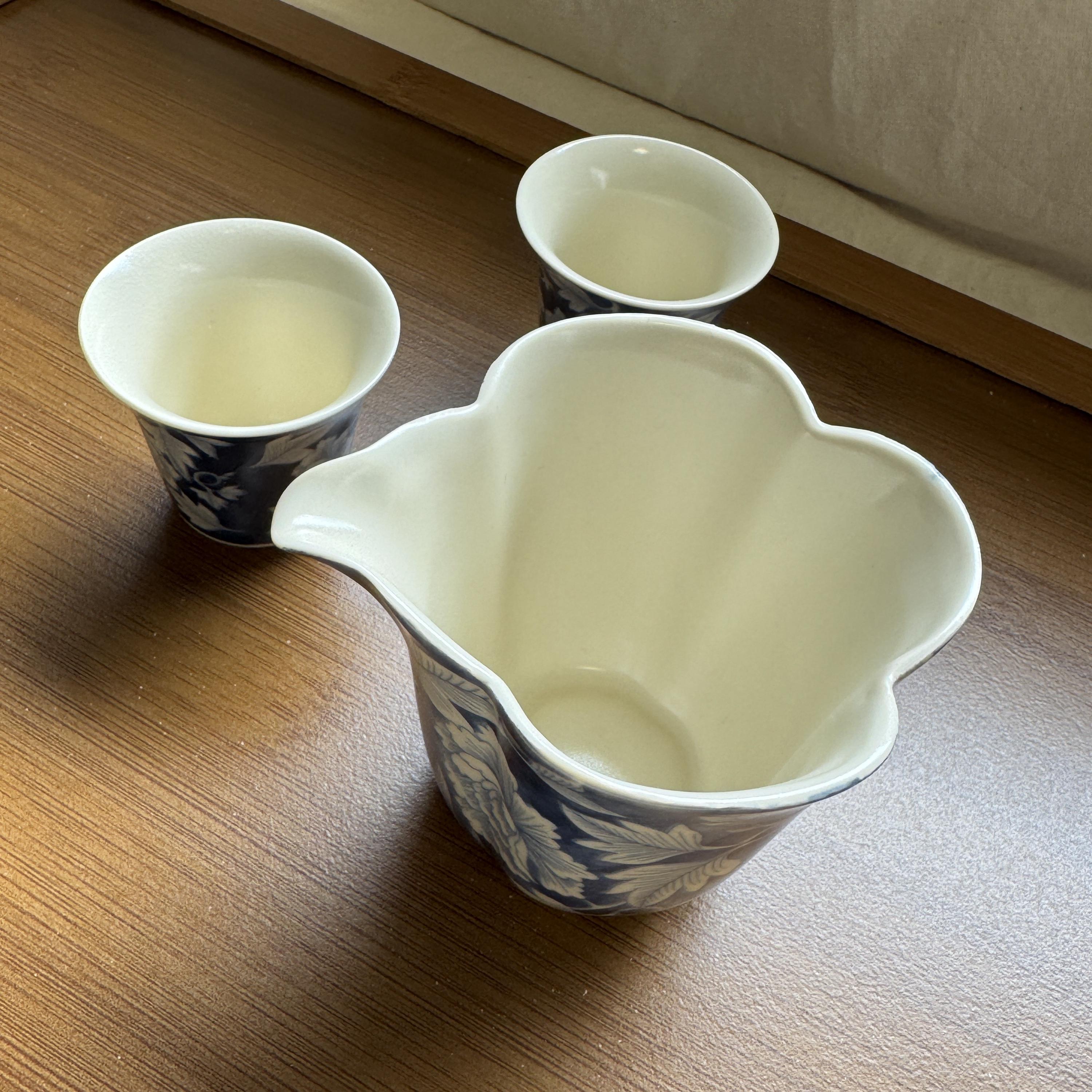 青と白の磁器の花柄ティーピッチャー/注ぎ口付きカップ - Etsy 日本
