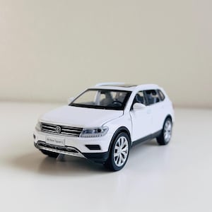 1:36 VW Tiguan L SUV Alloy Model Car - Alloy Diecast for Collectors | Gifts for car lovers | Sound Light Collection