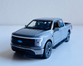 1:36 F150 Pickup truck Alloy Model Car - Alloy Diecasts for Collectors | Gifts for car lovers Simulation | Sound Light Collection
