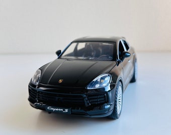 1:24 Porsche Cayenne S Alloy Model Car - Alloy Diecasts Gifts for boys/Gift for car lovers Sound Light Collection