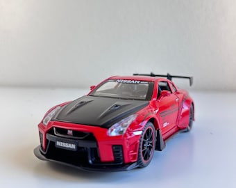 Voiture miniature en alliage Nissan GT-R à l'échelle 1:32 - Miniatures en alliage pour collectionneur | Cadeaux pour les amateurs de voitures Simulation | Collection Son Lumière