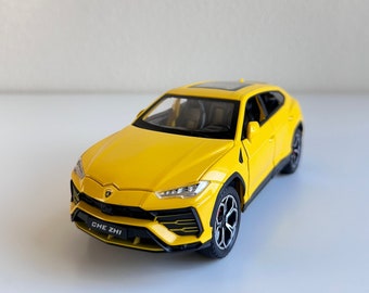 Modèle réduit de voiture Lamborghini Urus en alliage 1:24 - Pièces moulées sous pression en alliage Cadeaux pour garçons/Cadeaux pour amateurs de voitures Simulation | Collection Son Lumière