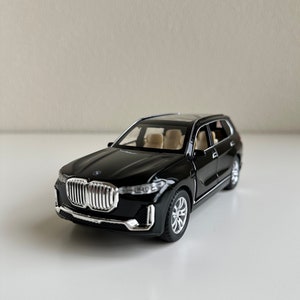 1:32 BMW X7 Alloy Model Car - Alloy Diecasts Gifts for boys/Gift for car lovers Sound Light Collection