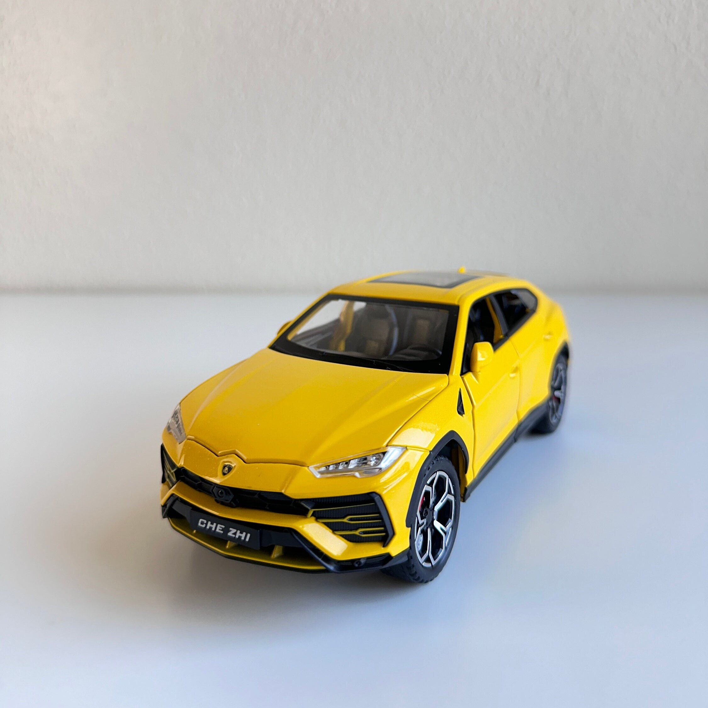 1:24 Lamborghini Urus Alloy Model Car - Alloy Diecasts Gifts for boys/Gift for car lovers Simulation | Sound Light Collection