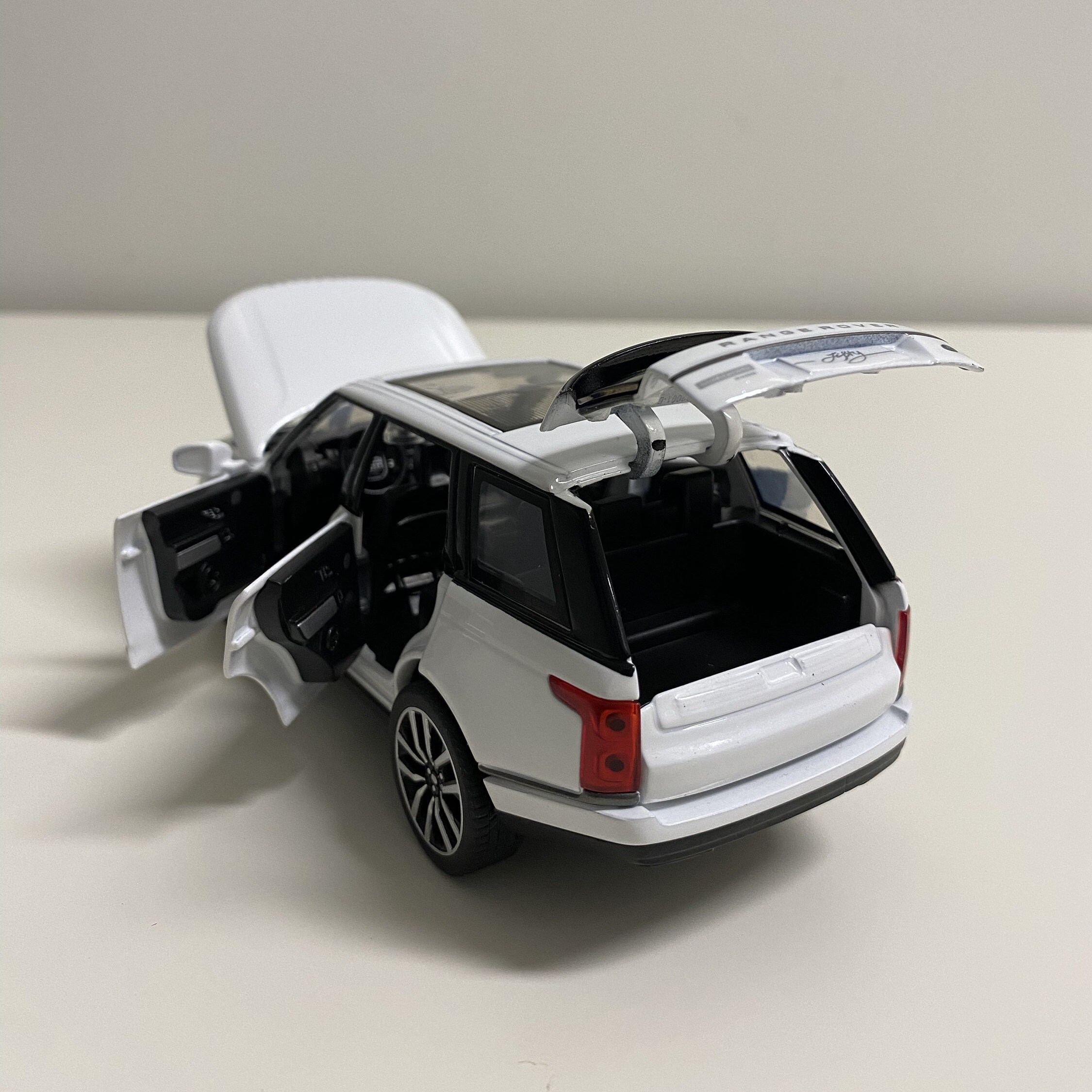 1:32 Range Rover Sports SUV Alloy Metal Model Car - Alloy Diecasts for ...