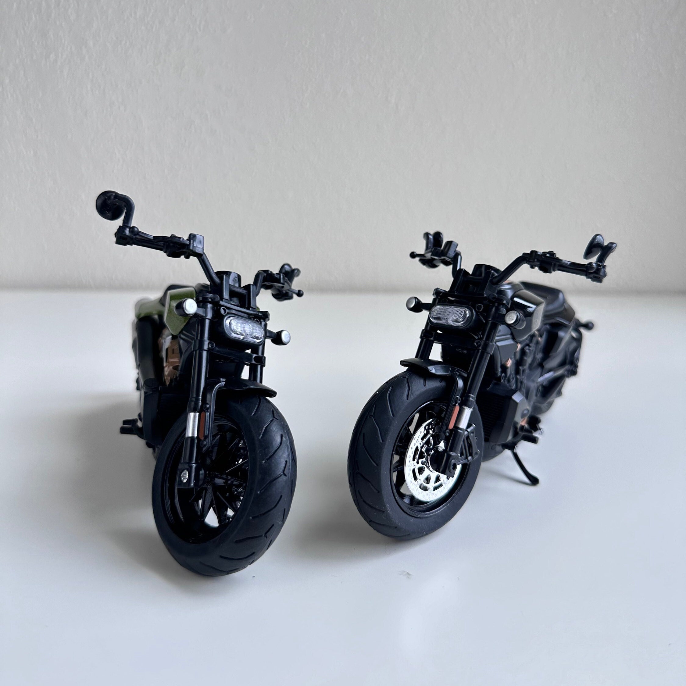 Modèle Réduit De Moto Harley-Davidson Sportster S 1/12 En Alliage - Noir, 19 Cm, Collection