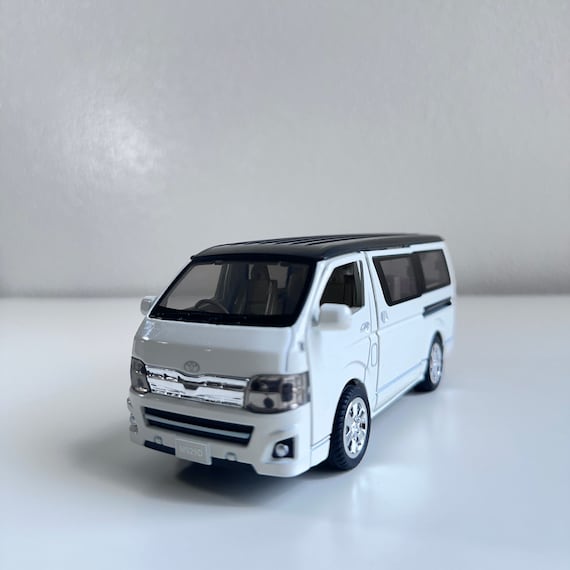ignition model Toyota Hiace ミニカー Ignition Model 1:18 Toyota