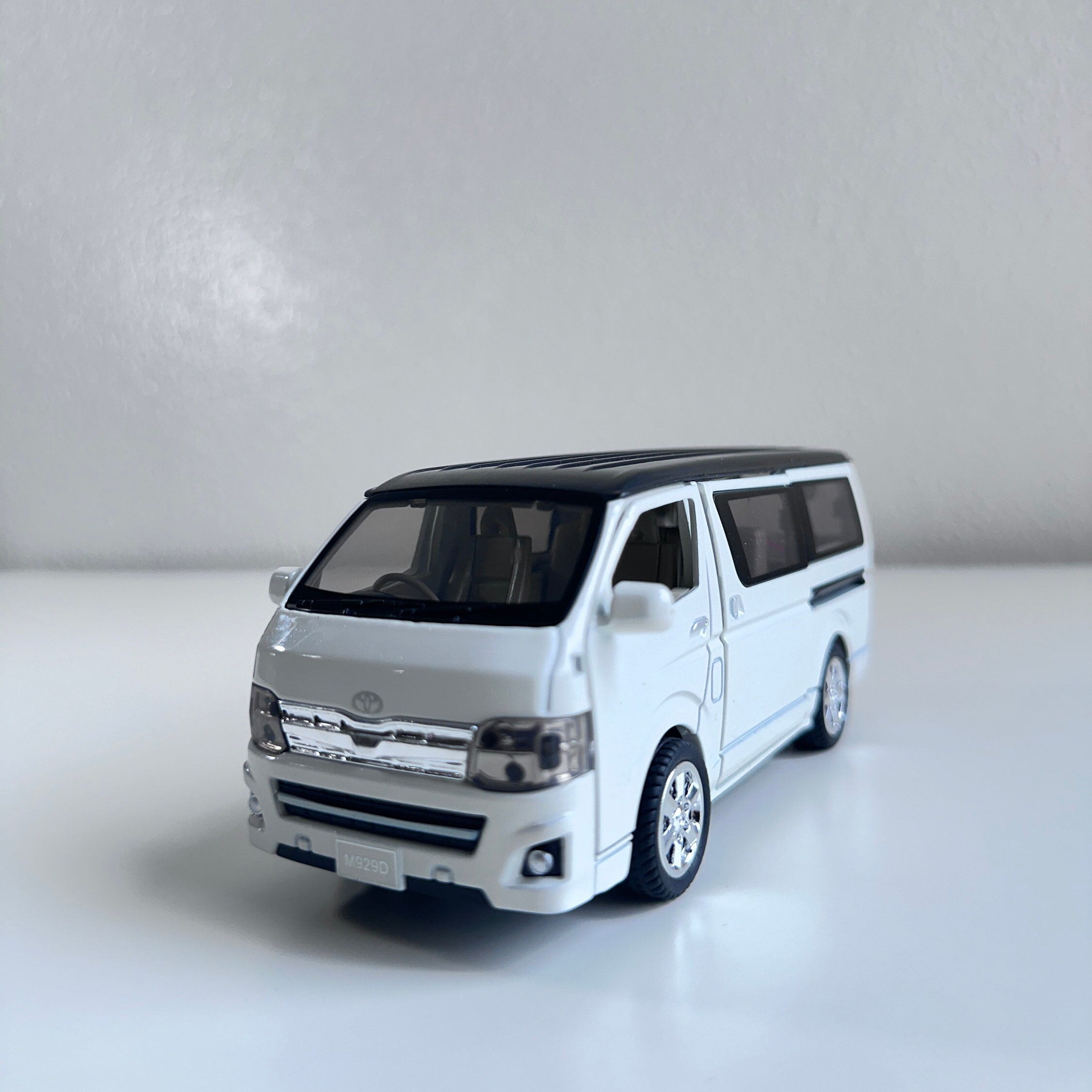 IG2802 1/18 T・S・D WORKS HIACE Matte Gray 1/18 Ignition Model T·S·D WORKS Toyota HIACE Gray - LIVECARMODEL.com