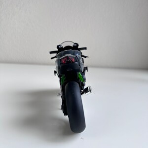 Kawasaki Ninja H2R Die Cast Motorcycle