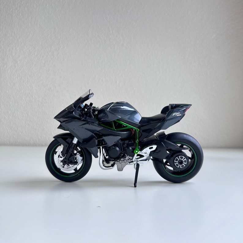 Kawasaki Ninja H2R Die Cast Motorcycle