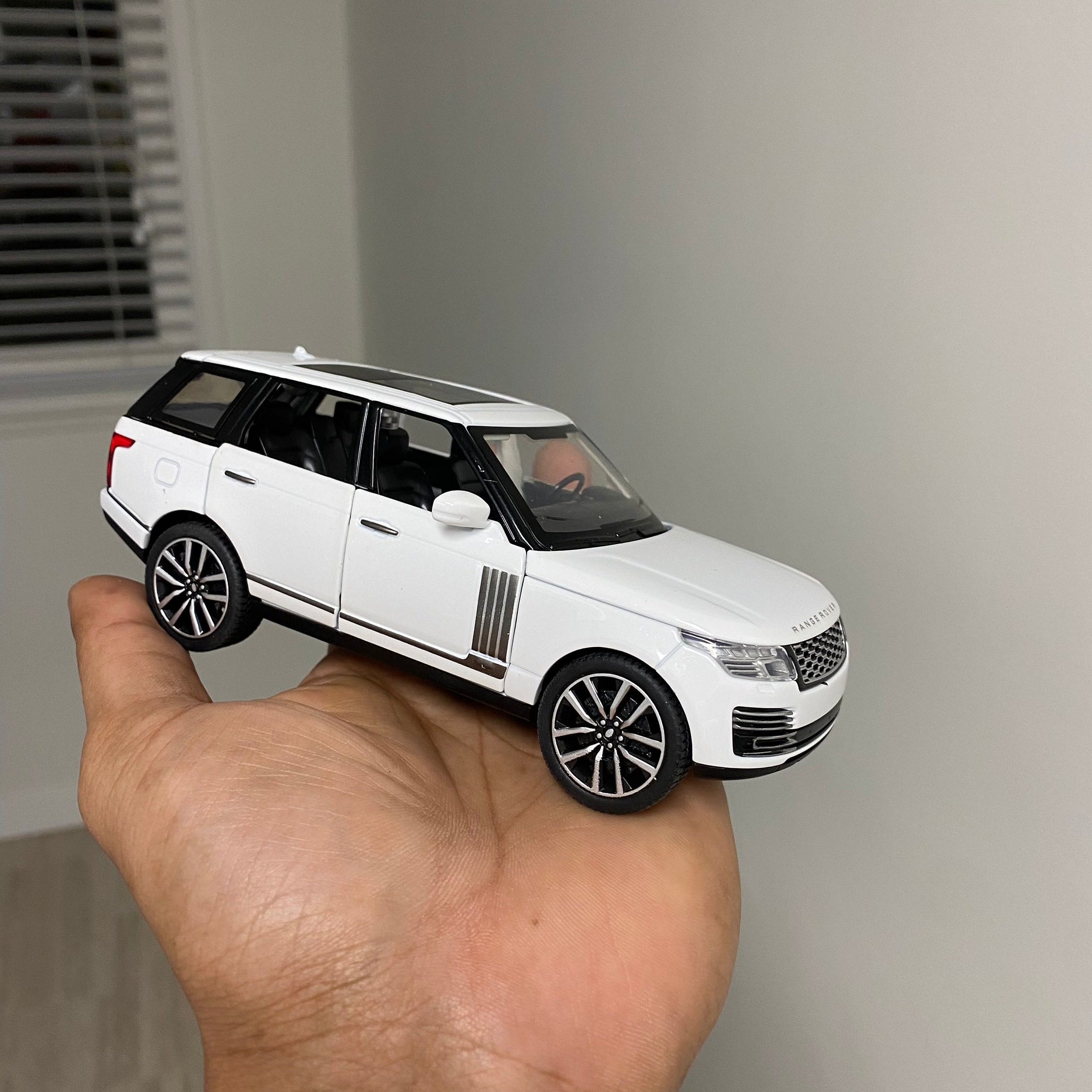 1:32 Range Rover Sports SUV Alloy Metal Model Car - Alloy Diecasts for ...