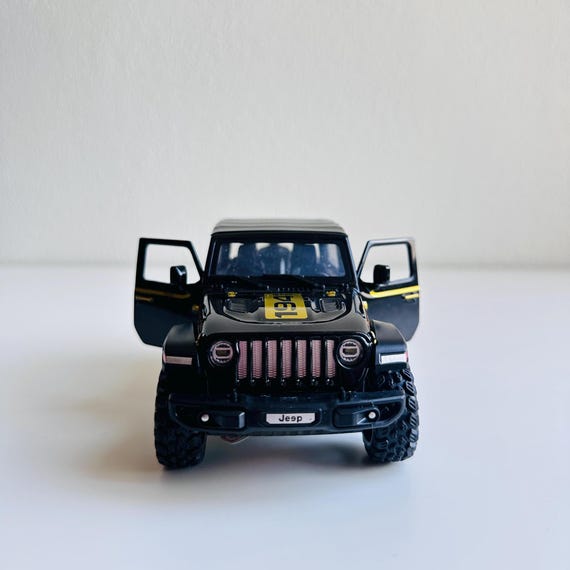 1:32 Jeep Wrangler Rubicon Off-road Alloy Model Car - Alloy