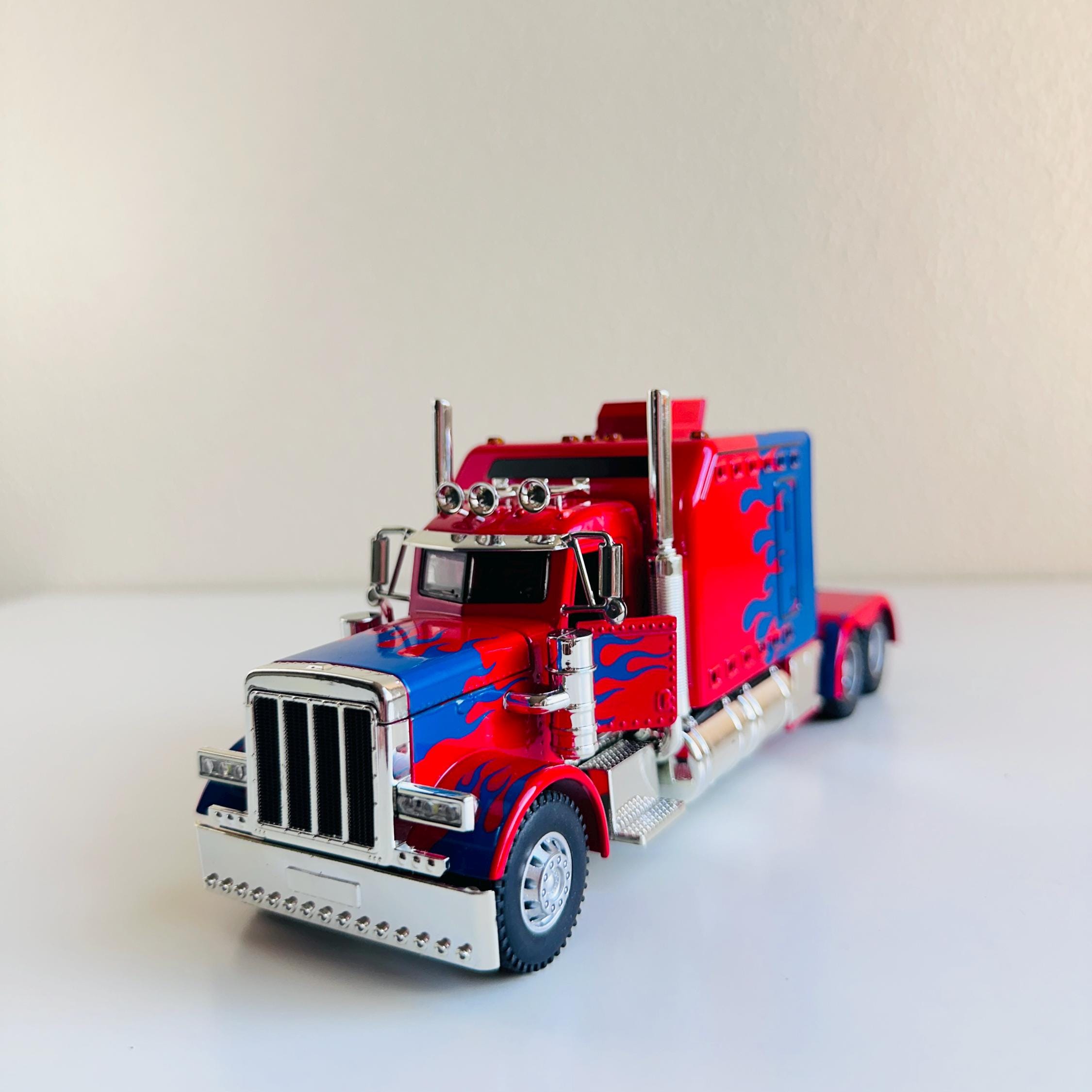 1:32 トラクタートラック合金モデルカー レッド - コレクター向け合金