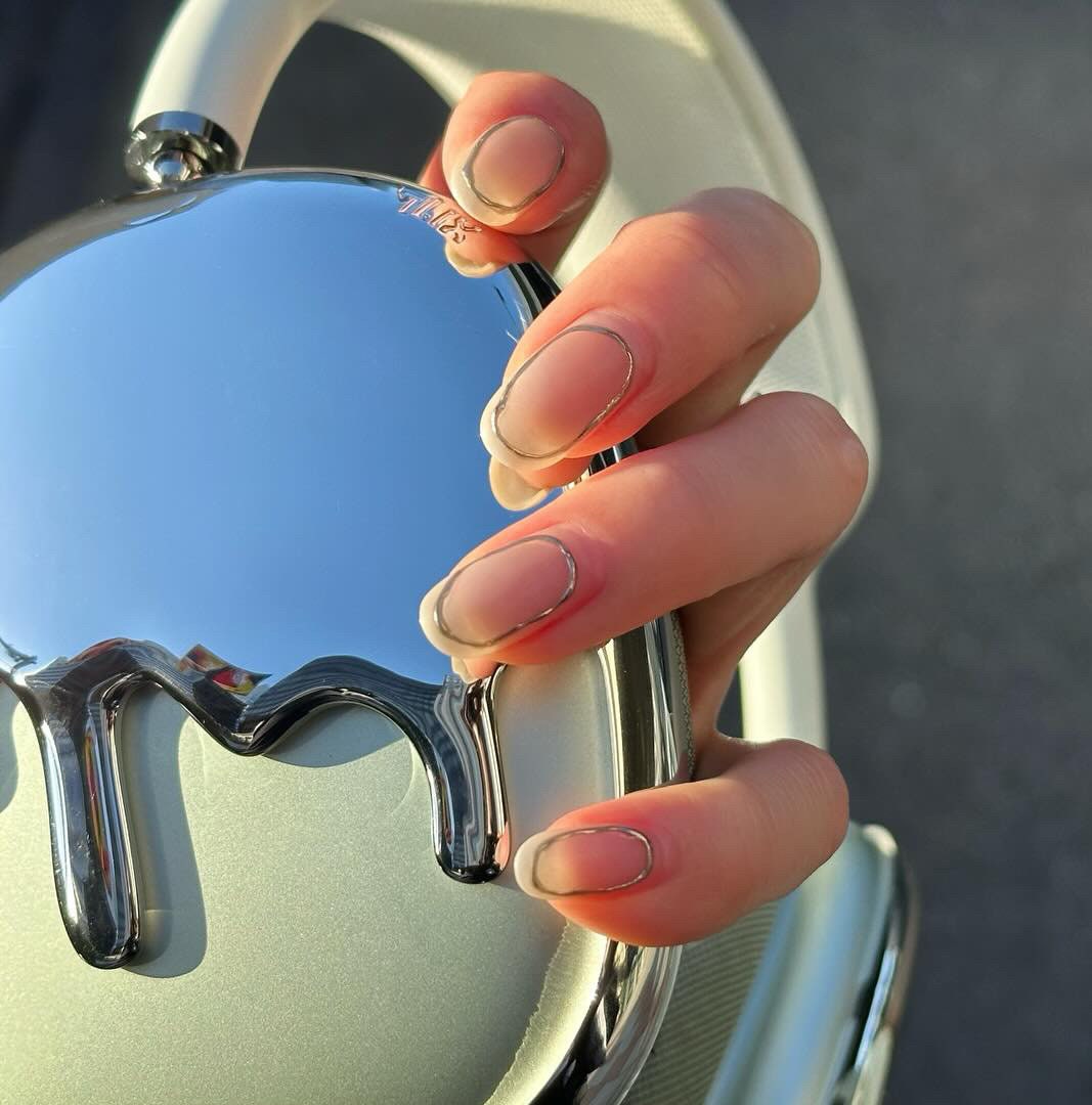 Airpods max シルバー　qlix drip framesセット Qlix Silver Drip Frames for Airpods Max (lightweight Frame Case