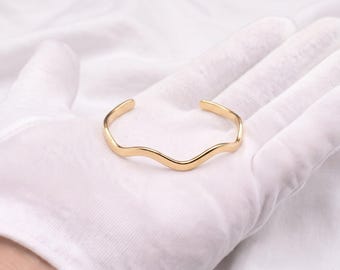 Brazalete ajustable minimalista con diseño ondulado y puño abierto / Pulsera moderna ondulada / Plata de ley 925 - Vermeil de oro