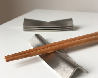 Modern chopsticks rest