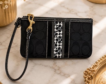 Coach Vintage Hampton Signature Wristlet 41047 Black Jacquard EUC