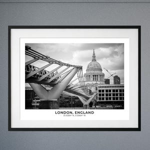 London Millenium Bridge Poster | St Paul's Catedral, Schwarz-Weiß-Fotografie