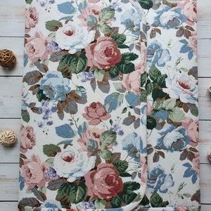 Organizer for storing embroidery Roses on the milk