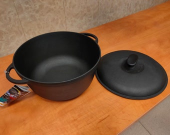 Large Capacity 10-Liter Cast Iron Cooking Pot - Perfect for Home Cooks and Professional Chefs!