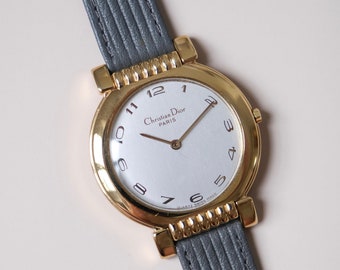 Vintage 90s Gucci 1800L White Dial Tank Style Gold Plated Vintage 90s Gucci 1800L White Dial Tank Style Gold Plated