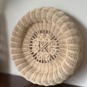 Round decorative rattan basket