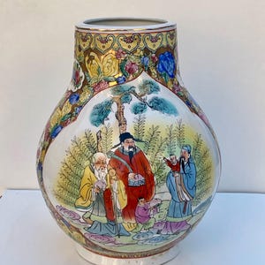 Large Chinese Hand Painted Canton Family Rose Vase