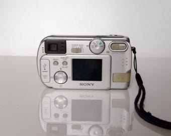 Sony DSCP31 Cyber-shot 2MP Digital Still Camera