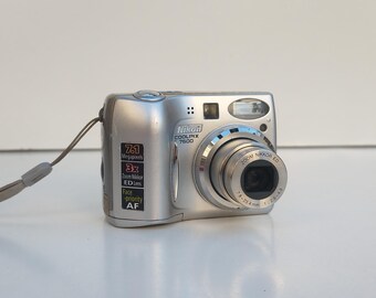Nikon Coolpix 7600 7MP Digital Camera with 3x Optical Zoom