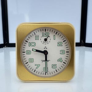 Vintage Peter Wecker – Made in Germany – Mid-Century Minimalist Schreibtischuhr – Goldton