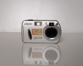 Sony DCS P32 digital compact camera