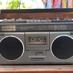 National Panasonic RQ-4050FD 4-band radio cassette recorder, boombox from 1979. 