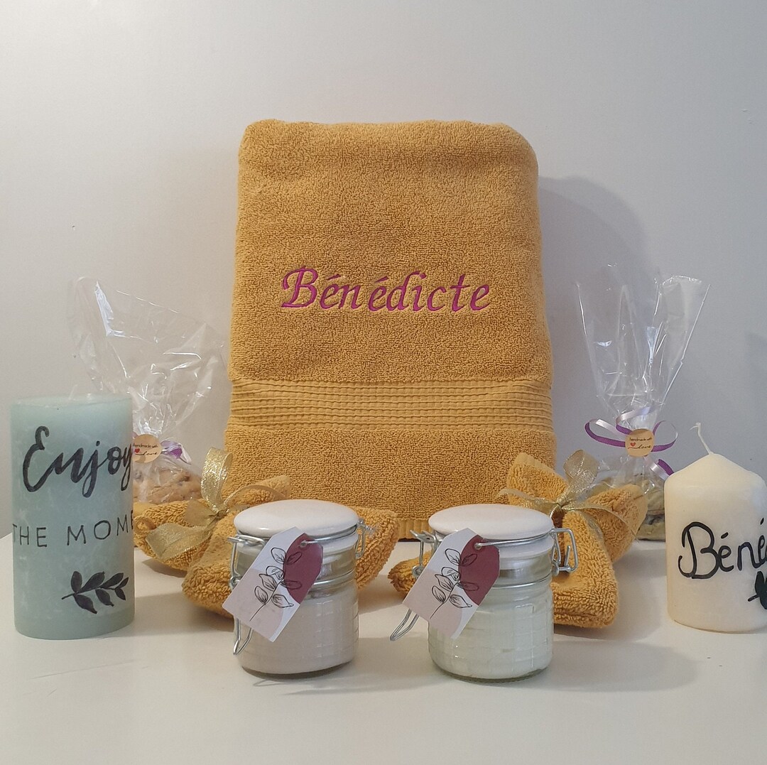 Women's Sweetness Box Shea Whipped Cream With Hibiscus and Shea Whipped Cream With Moringa Bath