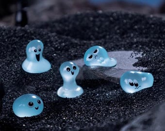 30Pcs DIY Mini Water Spirit Luminous Resin Ghost Figurines Glow in Dark