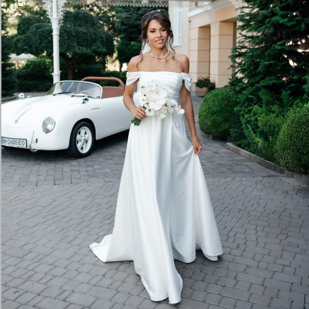 Satin Sleeveless Lace-Up Bridal Wedding Gown with Built-In Bra main image 1