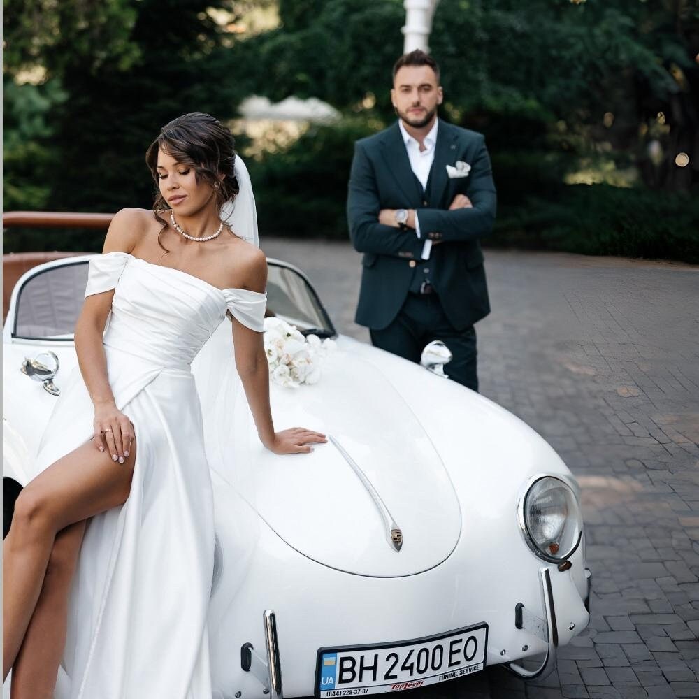 Fashionable Bodycon Strapless Sleeveless Satin Floor-Length Wedding Dress