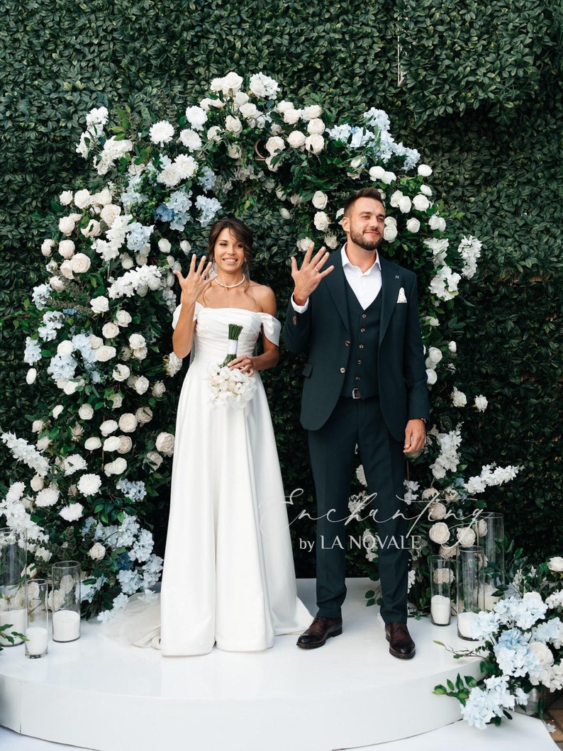 Satin Sleeveless Lace-Up Bridal Wedding Gown with Built-In Bra main image 0